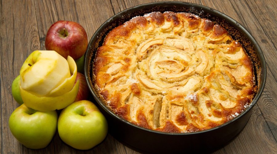 15 простых рецептов из яблок: вкусные и нежные блюда для всех
