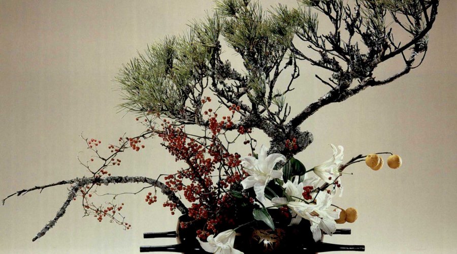 Древнее японское искусство икебана: изысканный способ украшения пространства.