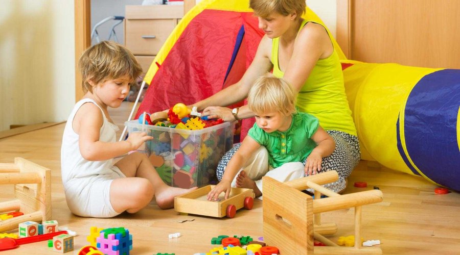 Как научить ребенка убирать игрушки — полезные советы и методы